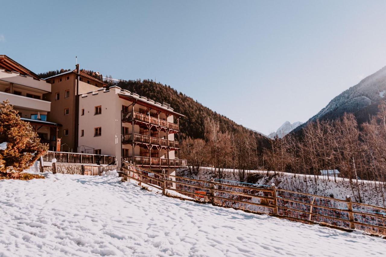 Hotel Bergschloessl ลูซอน ภายนอก รูปภาพ