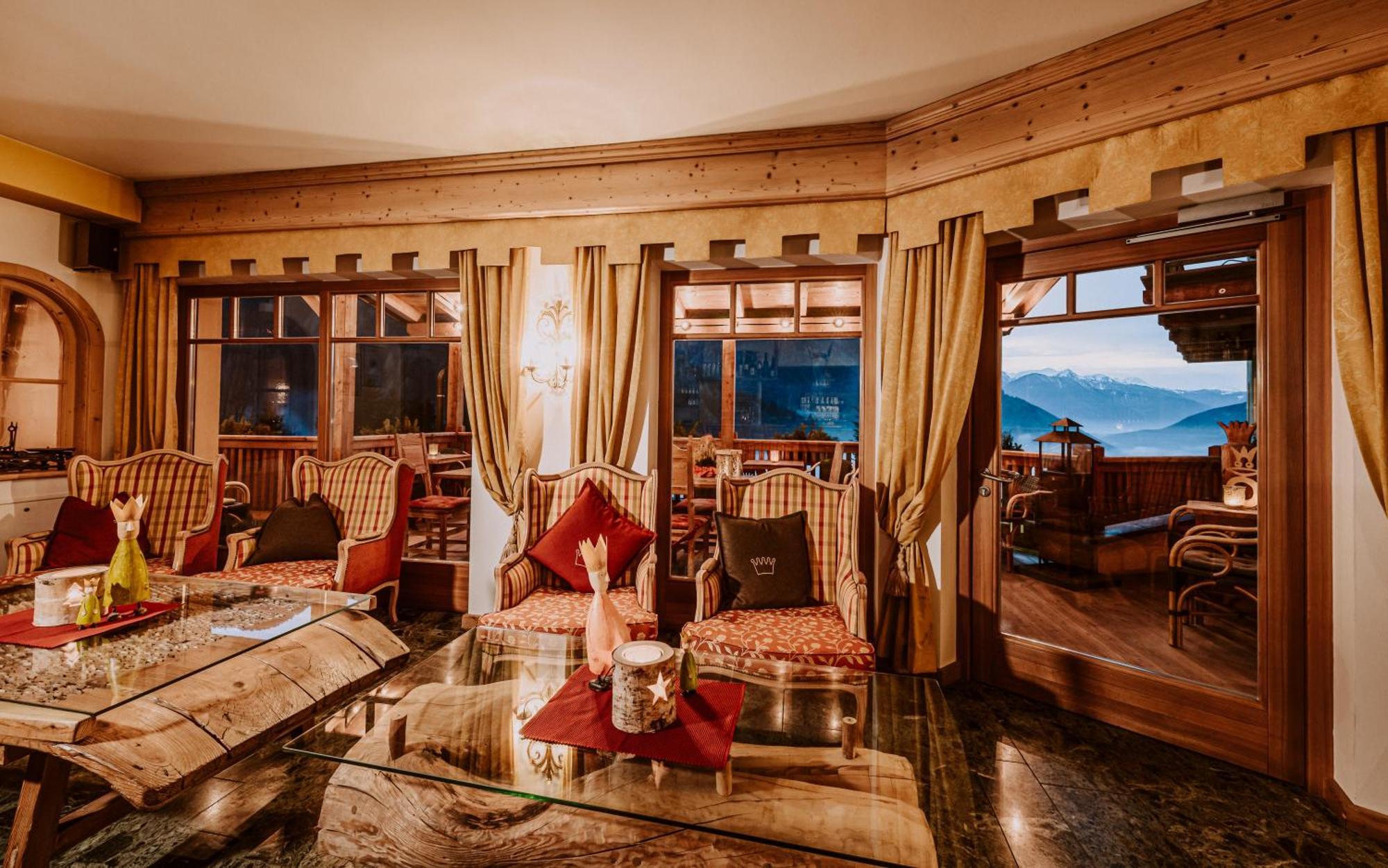 Hotel Bergschloessl ลูซอน ภายนอก รูปภาพ
