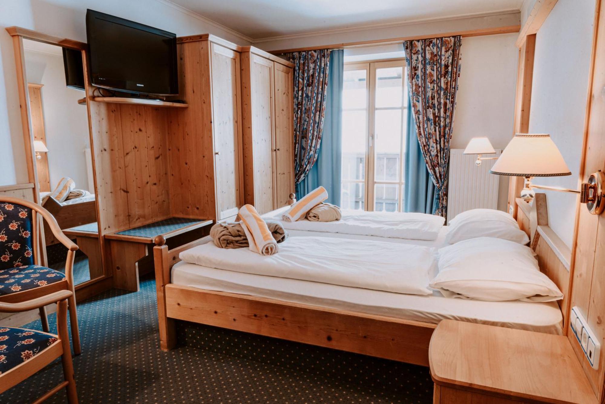 Hotel Bergschloessl ลูซอน ภายนอก รูปภาพ